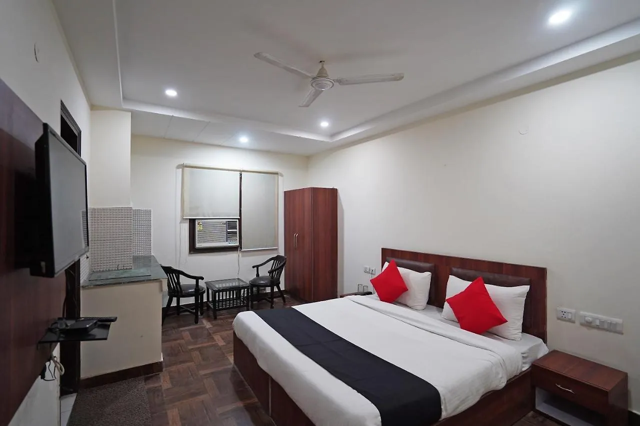 Capital O Hotel Aerotech New Delhi
