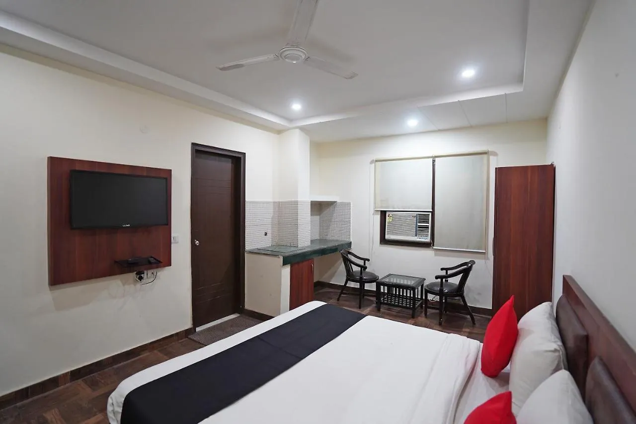 Capital O Hotel Aerotech New Delhi